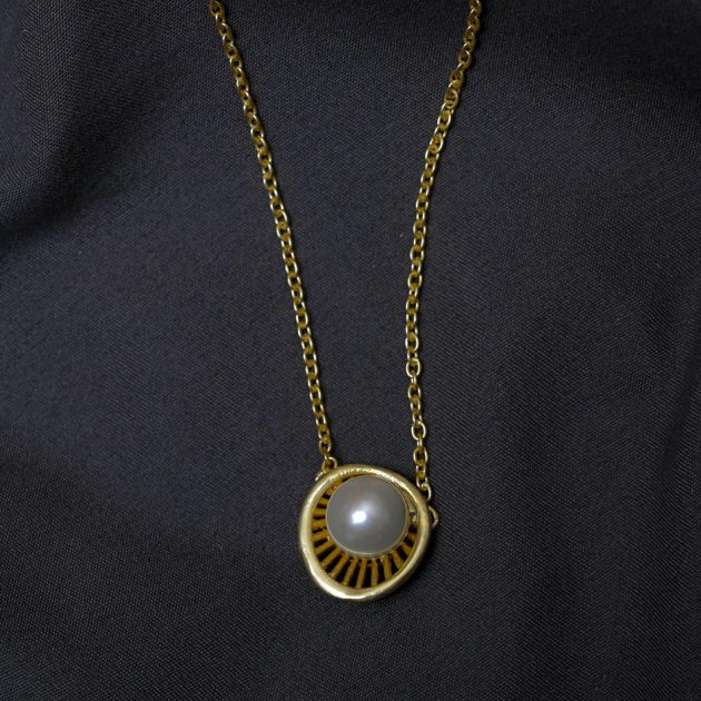 Pearl Zoned Pendant Necklace - Image 2