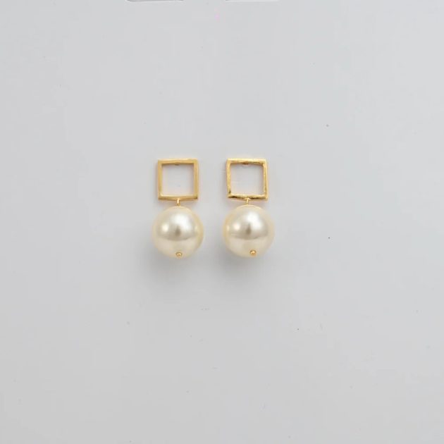 Chloe Pearl Earring